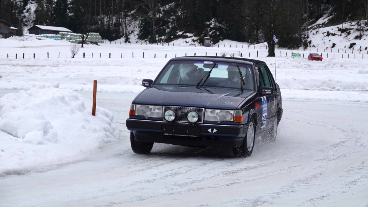 59 Volvo 940 GL 1990