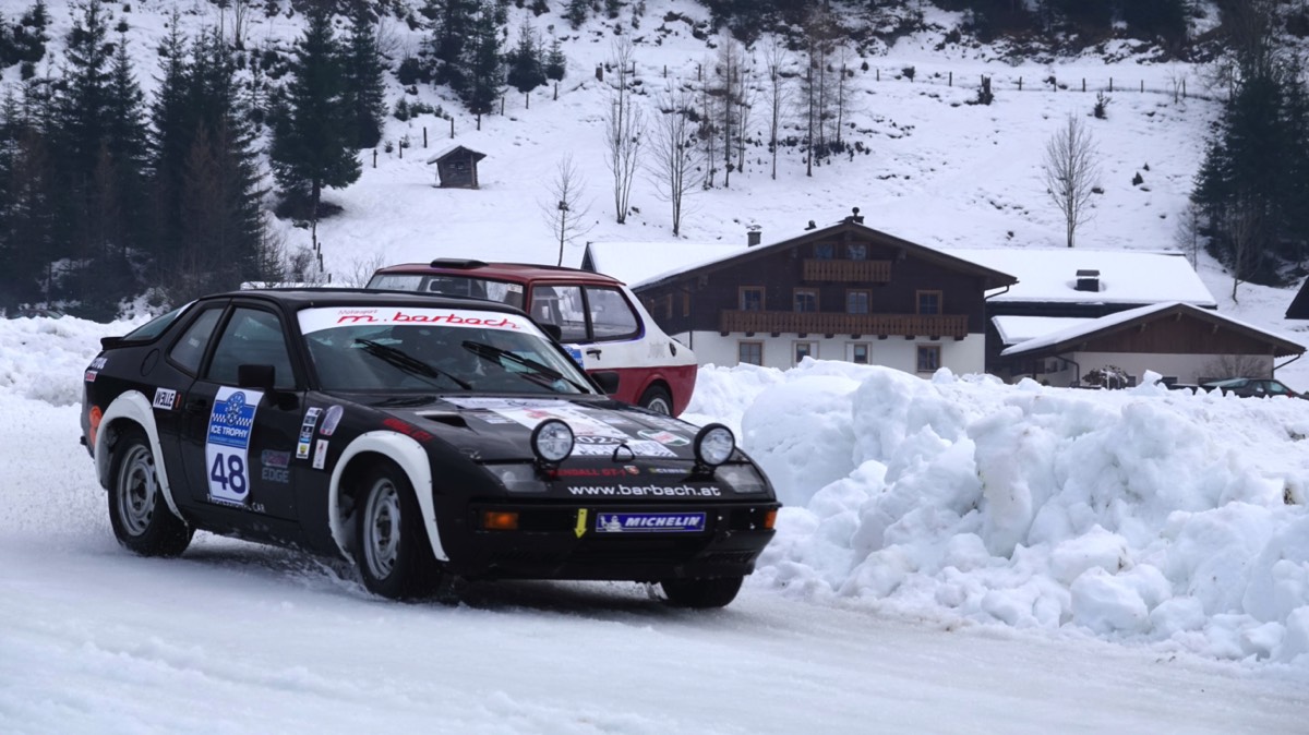 48 Porsche 924 s 1986