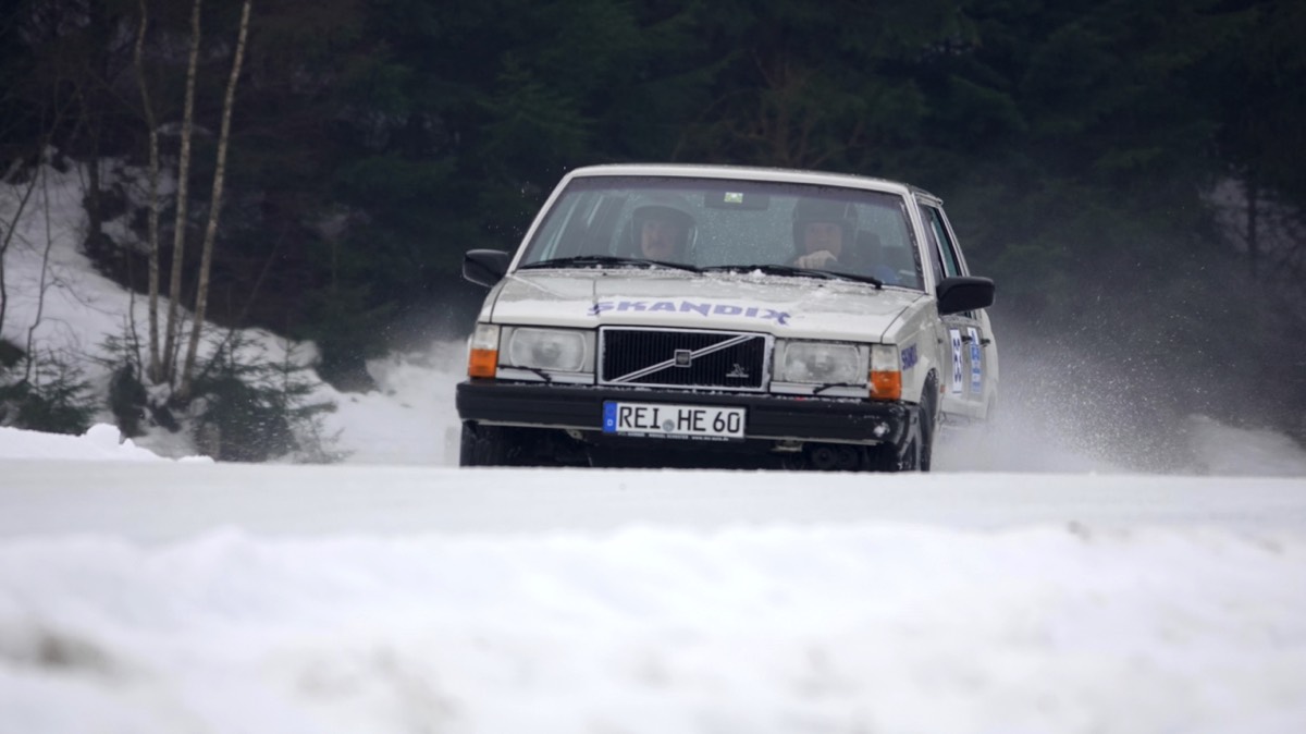 63 Volvo 740 1992