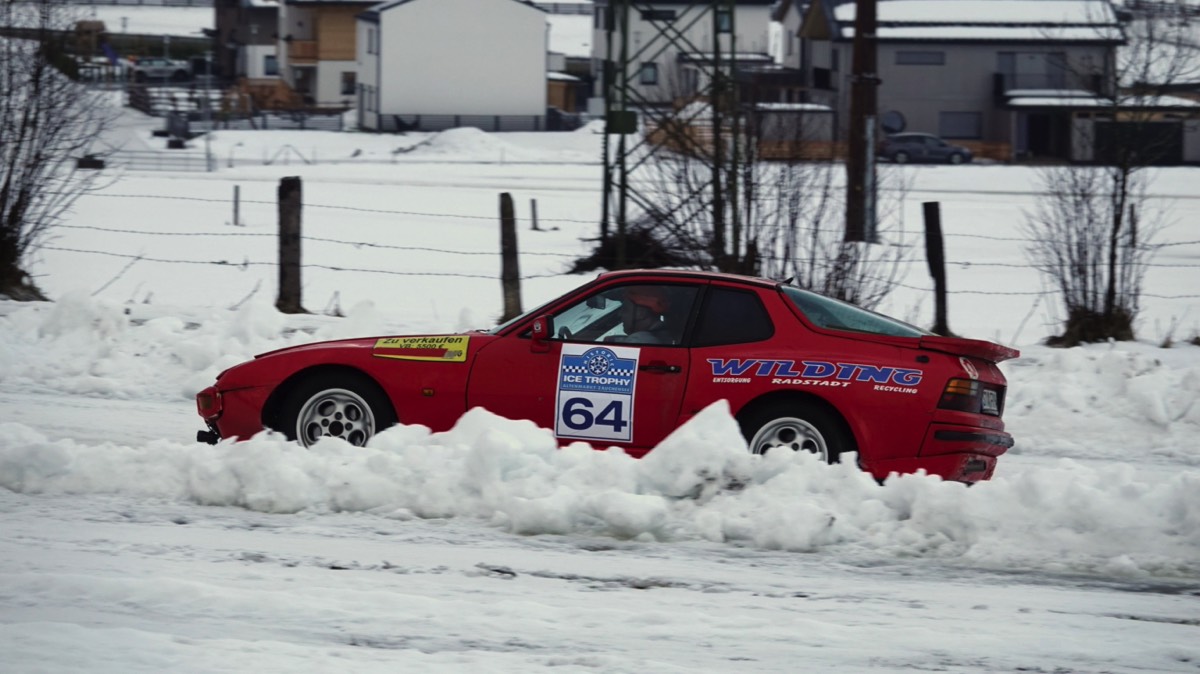 64 Porsche 924