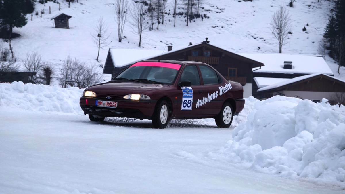 68 Ford Mondeo 1993