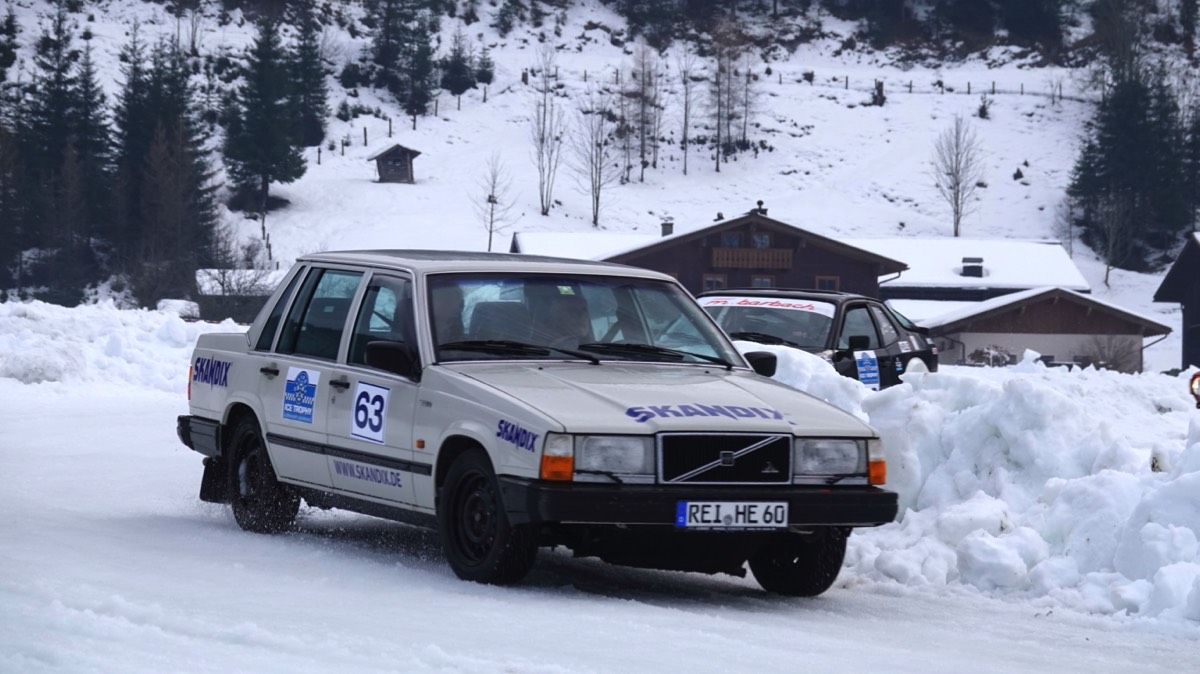 63 Volvo 740 1992