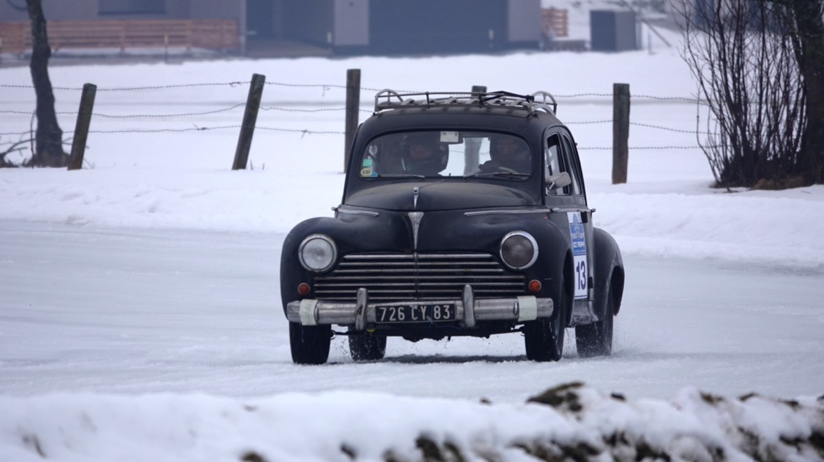13 Peugeot 303 1954