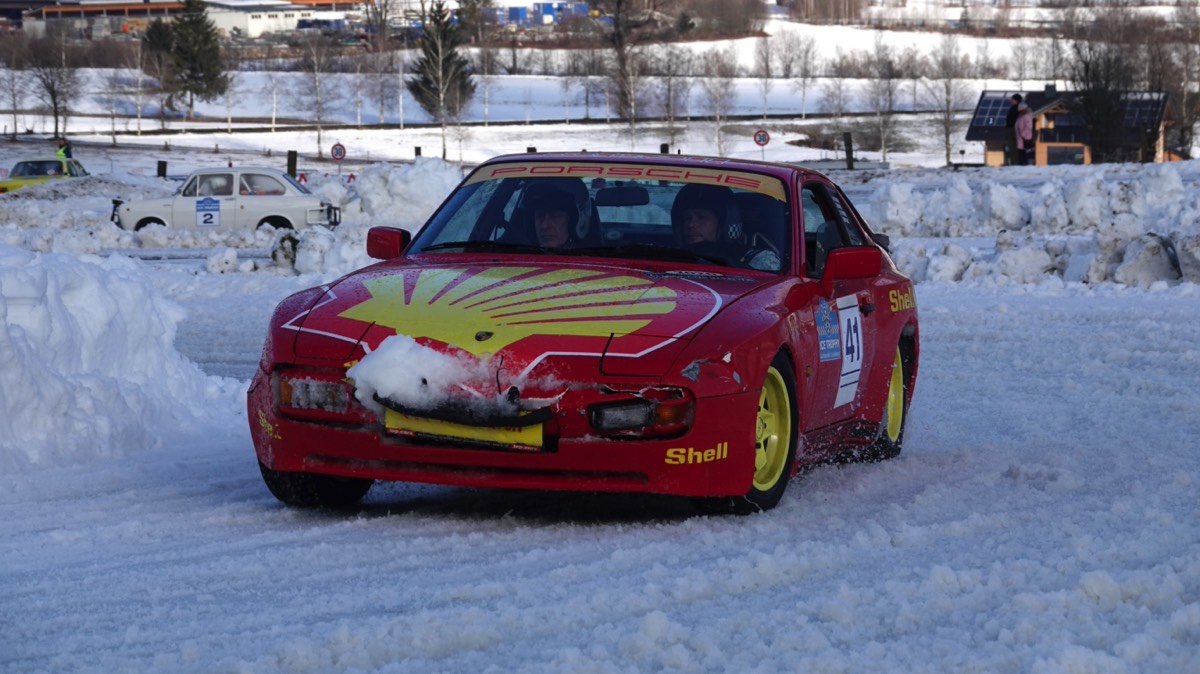 41 Porsche 944 1985