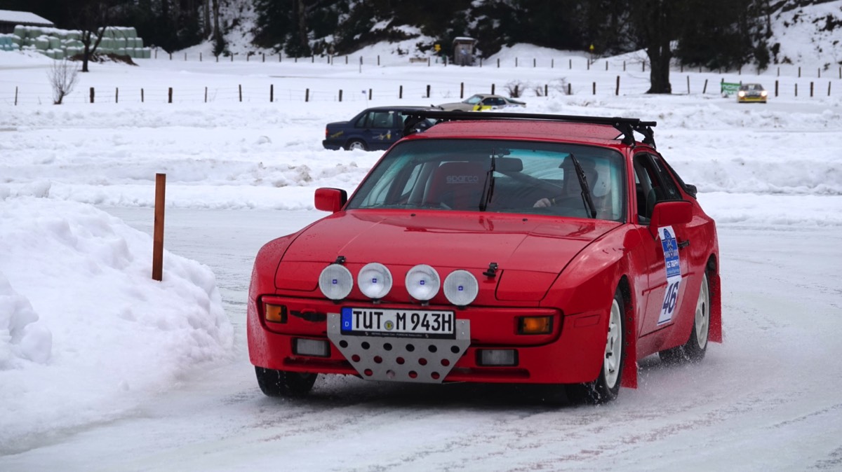 46 Porsche 944 1986
