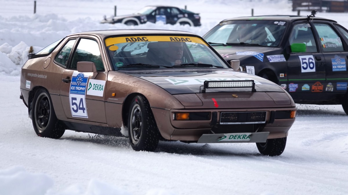 54 Porsche 924 s 1988