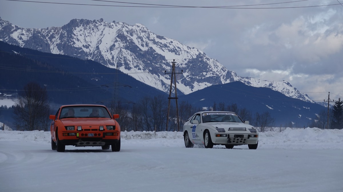 24 Porsche 924 1976