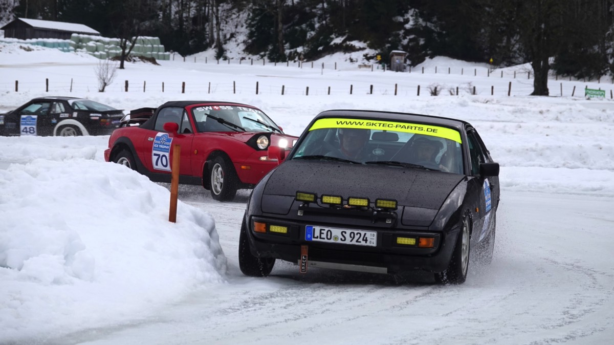 44 Porsche 924 1986