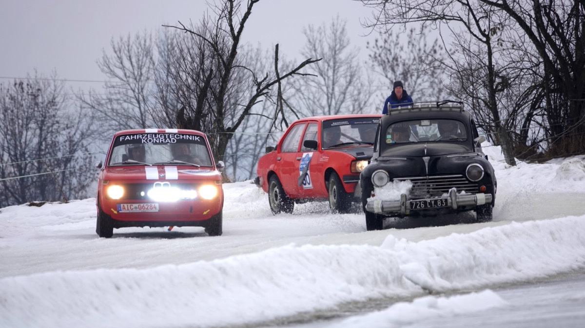 13 Peugeot 303 1954