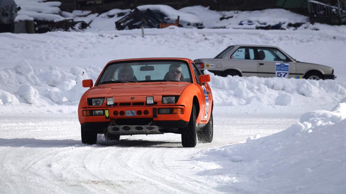 24 Porsche 924 1976